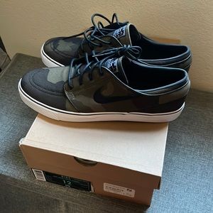 Nike Janoski Camo